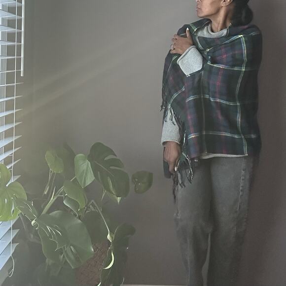 J. Crew Factory Plaid Cape Scarf Poncho Tartan Birch Plaid Navy Green NWT - Picture 3 of 7